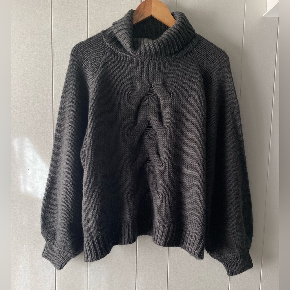 Zenana turtleneck cable knit balloon sleeve black sweater. Size XL